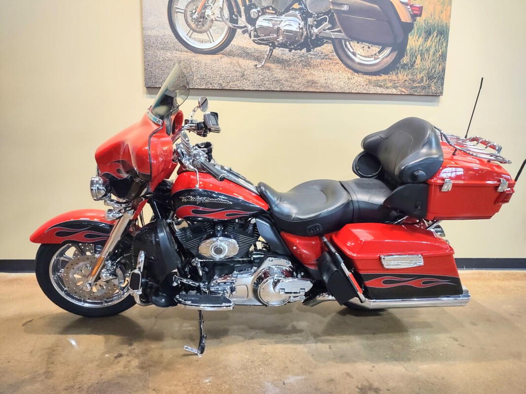 CVO Ultra Classic Electra Glide - Photo 5