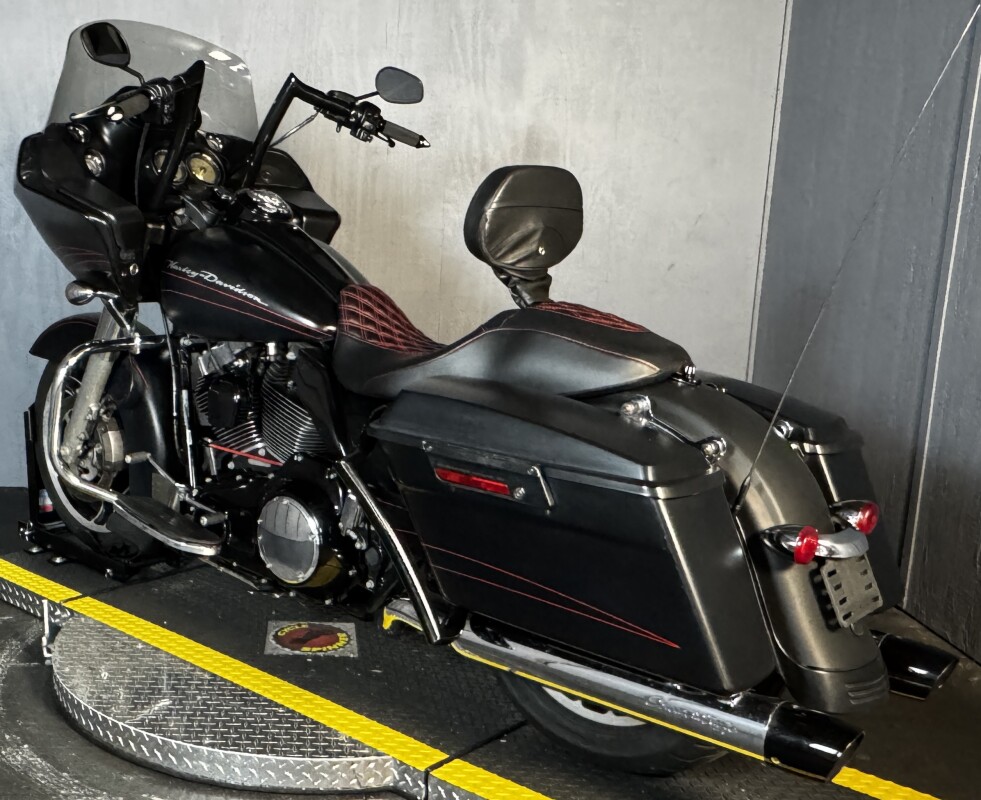 2011 Harley-Davidson Road Glide Custom FLTRX BLACK DENIM W/PINSTRIPE - Photo 10