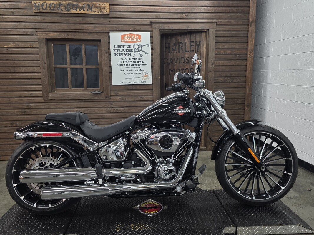 2025 Harley-Davidson Breakout | Muscle-Cruiser Style