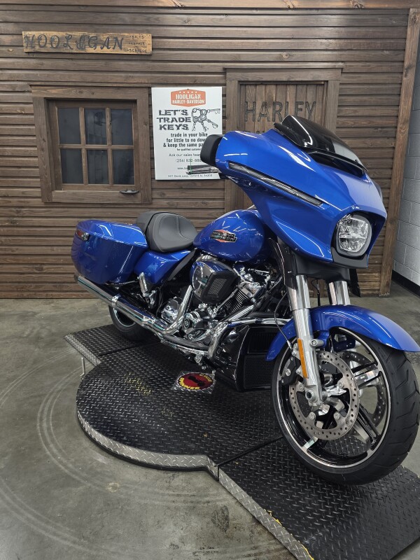 2025 Harley-Davidson Street Glide BLUE BURST/CHROME TRIM - Photo 7