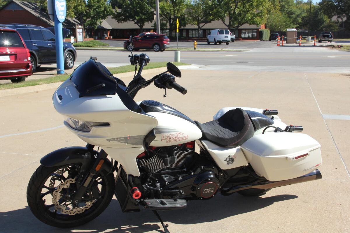 2024 Harley-Davidson CVO Road Glide ST Golden White Pearl - Photo 6