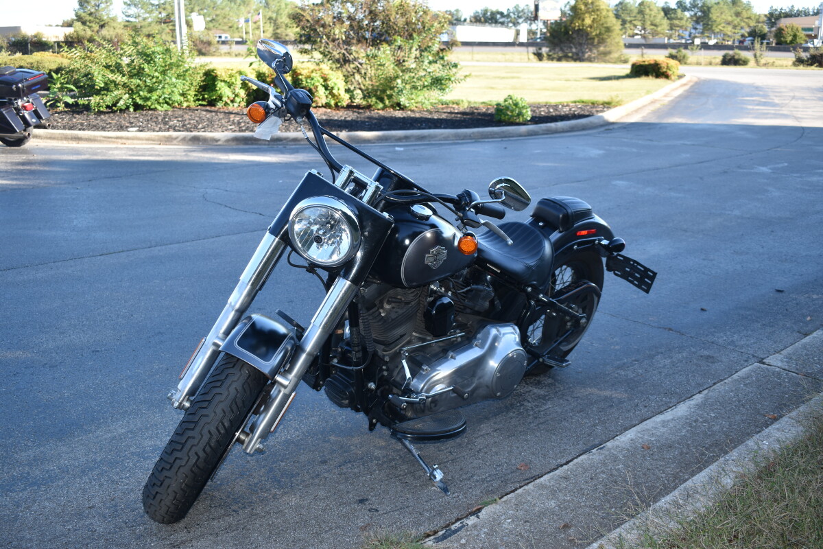 2016 Harley-Davidson Softail Slim – Stripped-Down Style - Photo 4