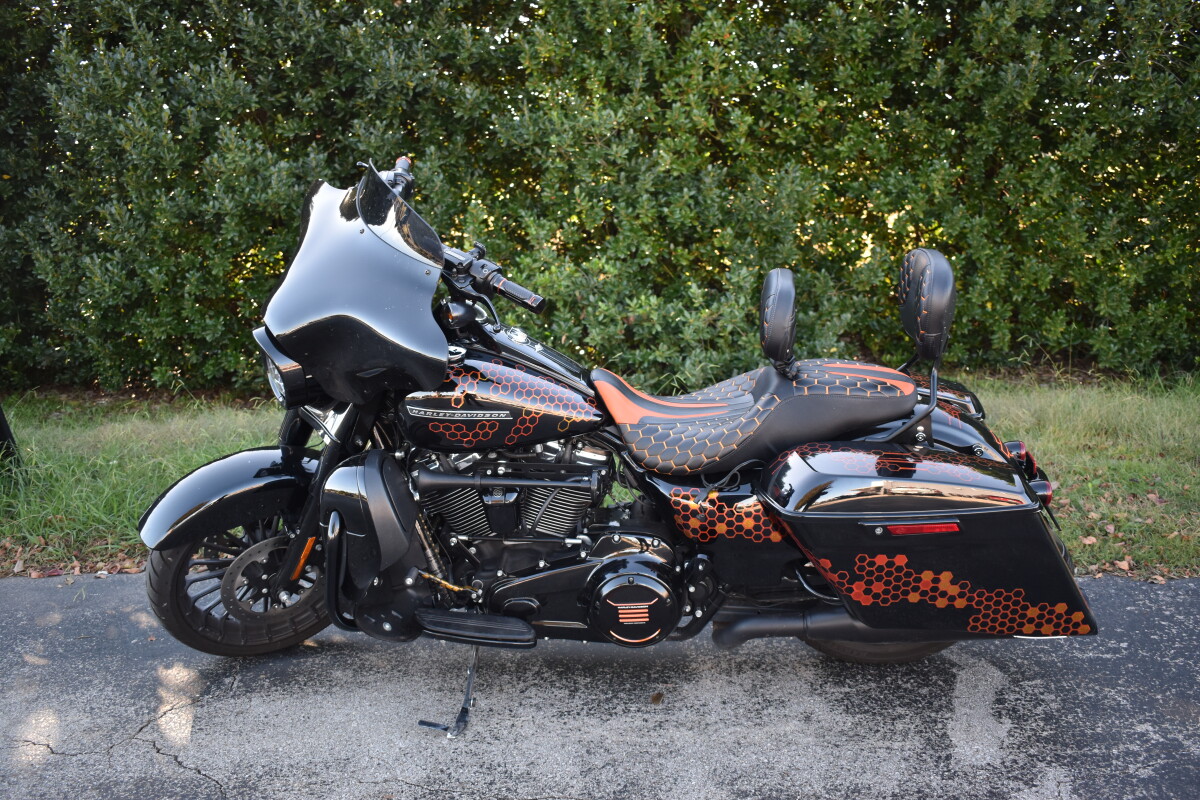 FLHRXS 2018 Road King Special