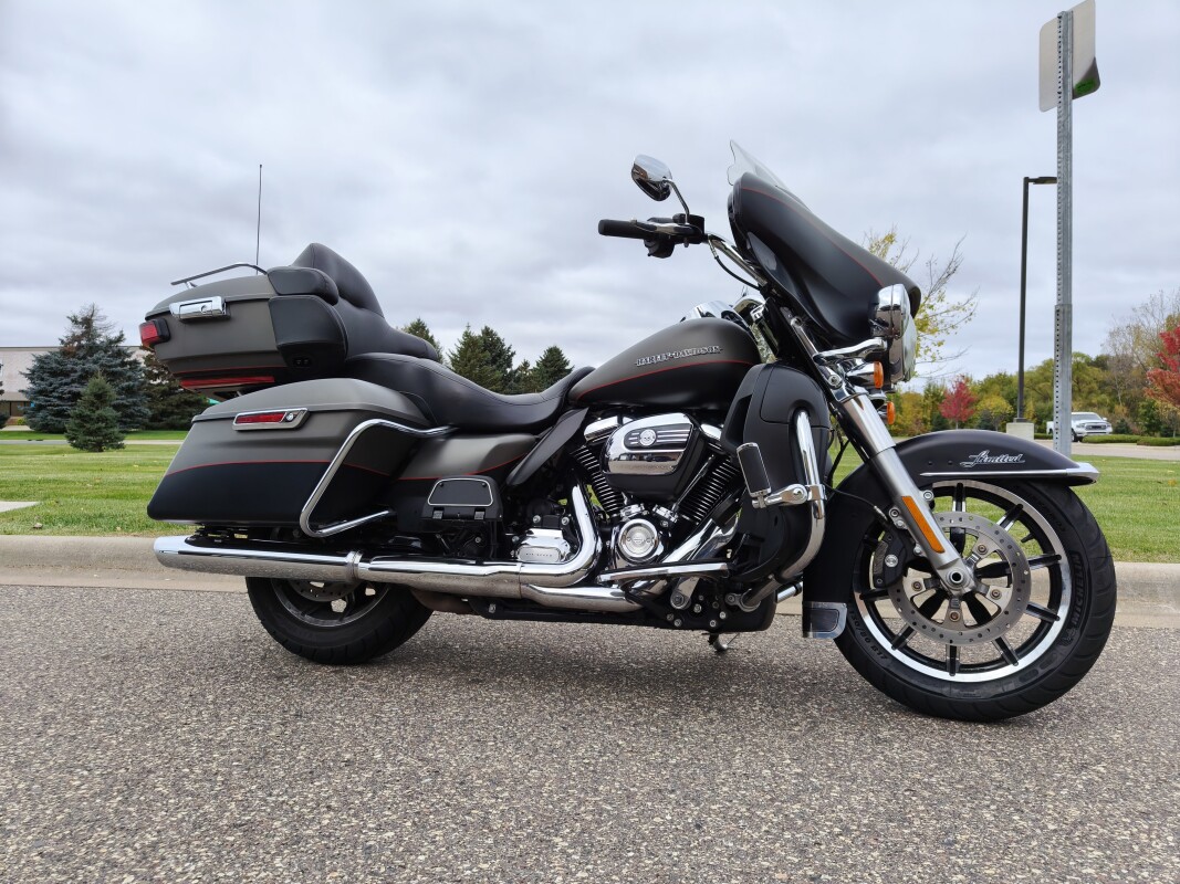 2018 Harley-Davidson Ultra Limited Industrial Gray Denim/Black Denim
