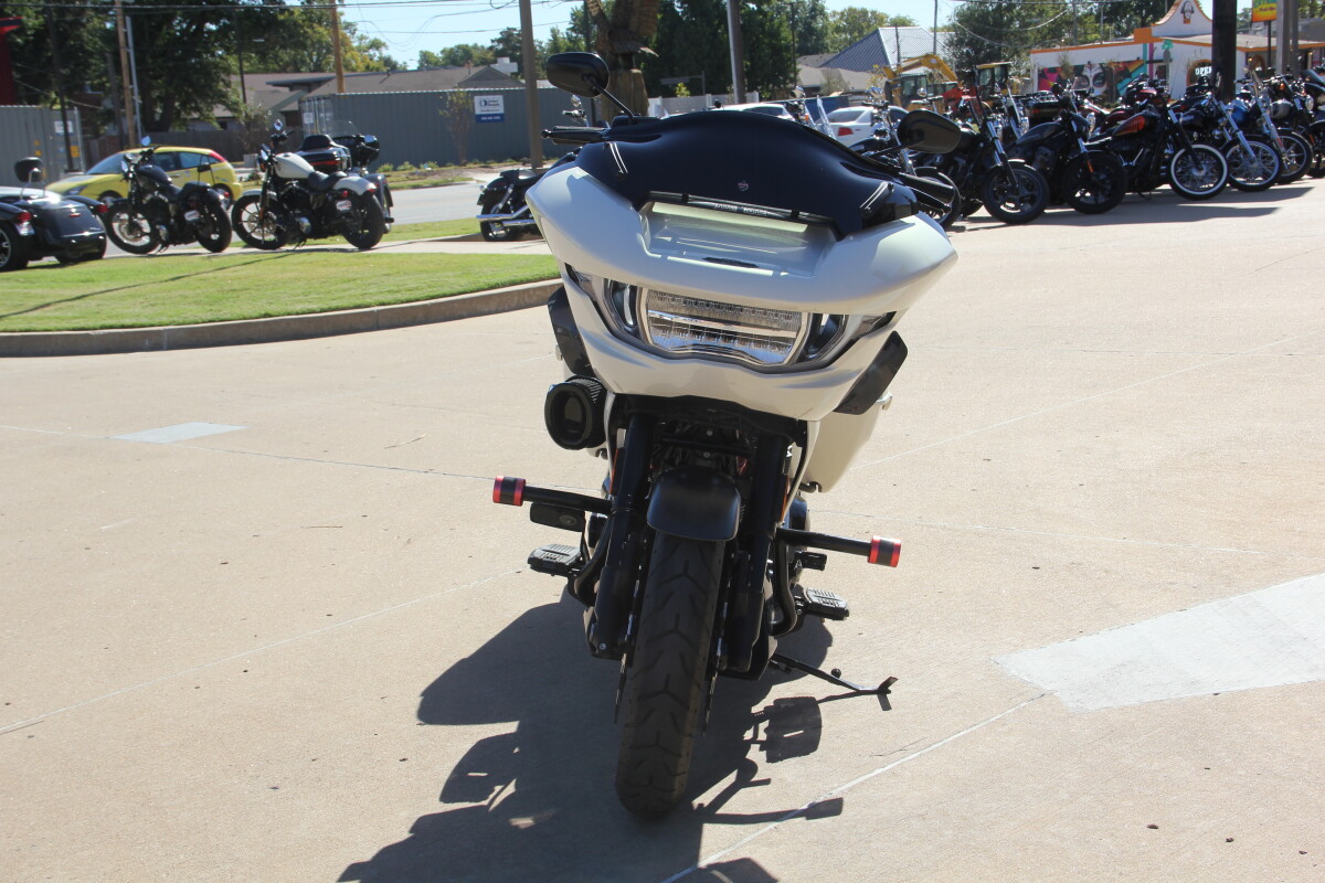 2024 Harley-Davidson CVO Road Glide ST Golden White Pearl - Photo 8