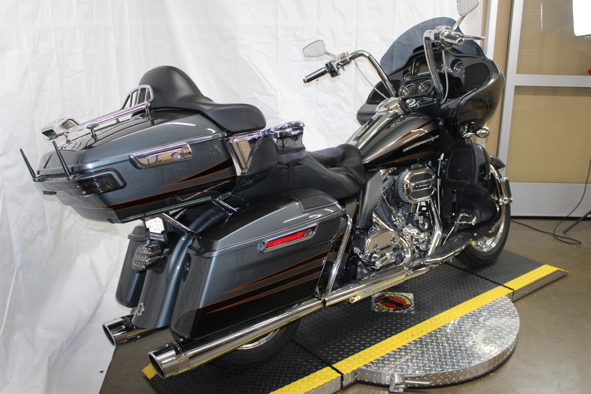 Harley-Davidson CVO Road Glide Ultra 2016 FLTRUSE 955089T CHR SLT/BARB DT W/PINSTRIPE - Photo 7