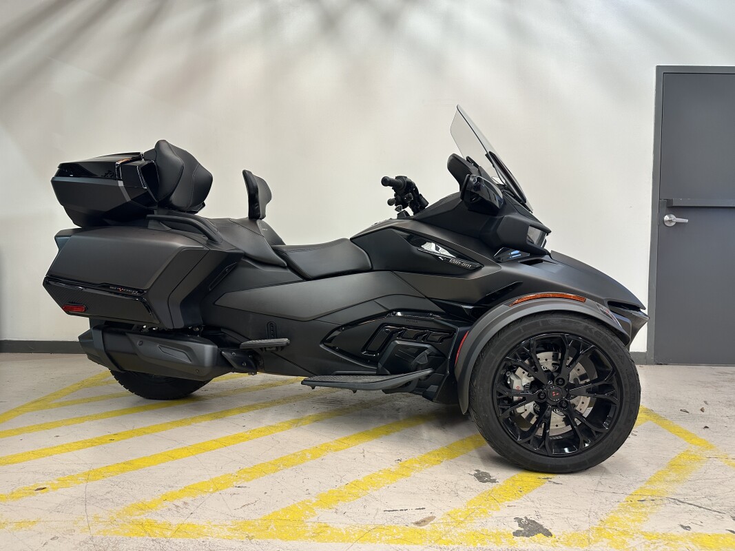 2022 Can-Am Spyder RT Limited Carbon Black Dark Edition