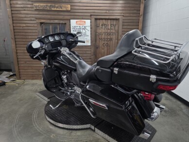 2019 Harley-Davidson Electra Glide Ultra Classic BLACK W/PINSTRIPE - Photo 4