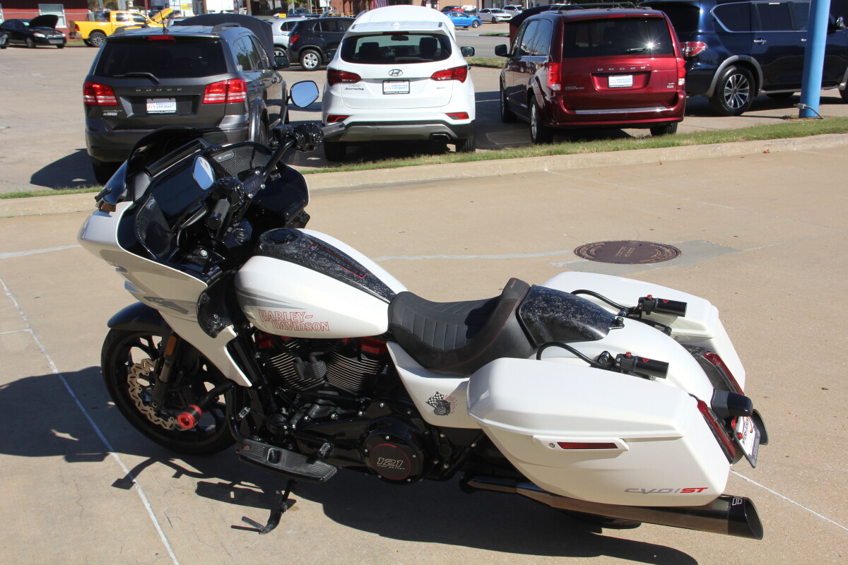2024 Harley-Davidson CVO Road Glide ST Golden White Pearl - Photo 7