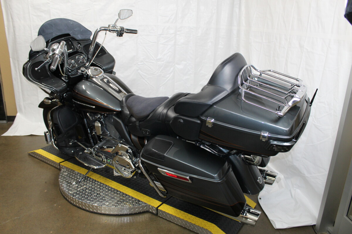 Harley-Davidson CVO Road Glide Ultra 2016 FLTRUSE 955089T CHR SLT/BARB DT W/PINSTRIPE - Photo 5