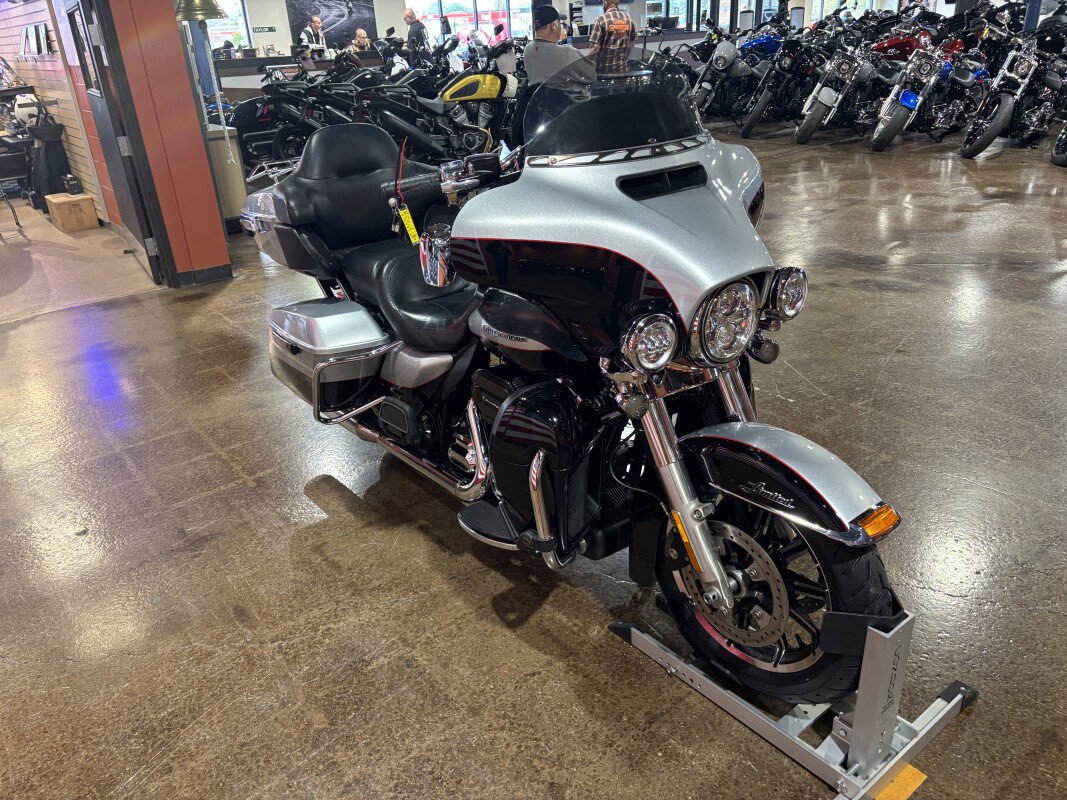 Harley-Davidson Ultra Limited 2015 FLHTK BRIL SLVR/V BLK W/ PINSTRIP - Photo 2
