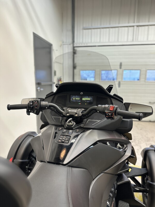 2022 Can-Am Spyder RT Limited Carbon Black Dark Edition - Photo 6