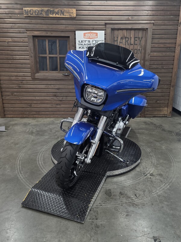 2025 Harley-Davidson Street Glide BLUE BURST/CHROME TRIM - Photo 6