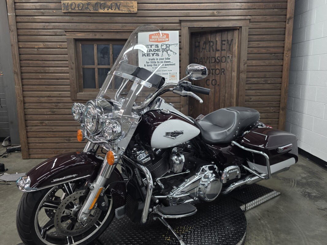 2021 Harley-Davidson Road King MIDNT CRIM/ STONE WASH WH P - Photo 6