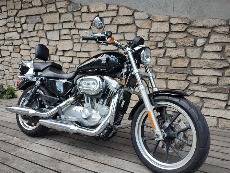 2012年モデル　XL883Lスーパーロー　ビビッドブラック