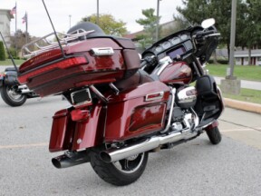 2023 Harley-Davidson Ultra Limited Grand American Touring thumb 2