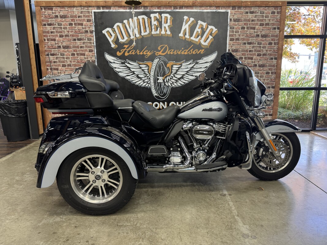 2019 Harley-Davidson Tri Glide Ultra FLHTCUTG