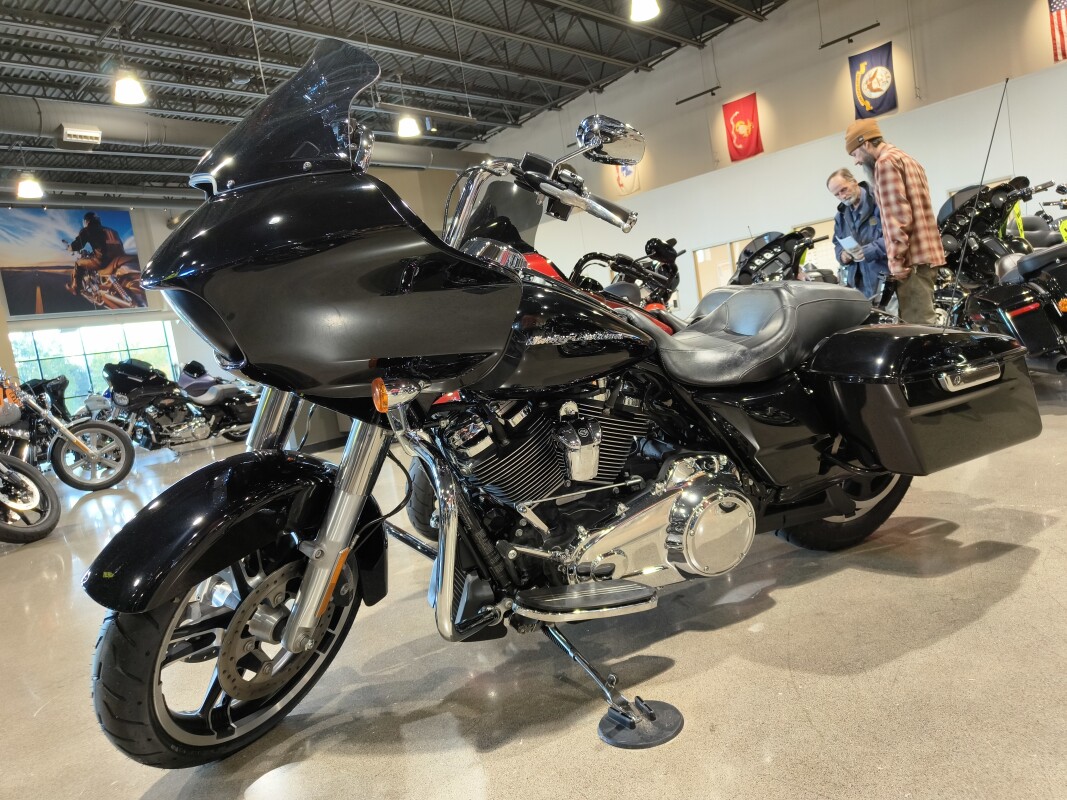 2017 Harley-Davidson Road Glide Special Black Denim - Photo 2