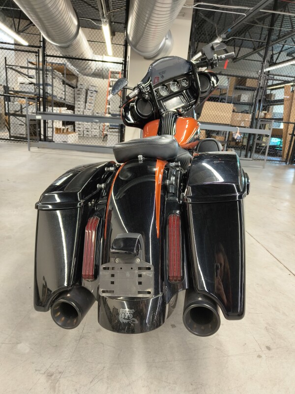 2017 Harley-Davidson CVO Street Glide Sunset Orange Fade & Sunset Black - Photo 3