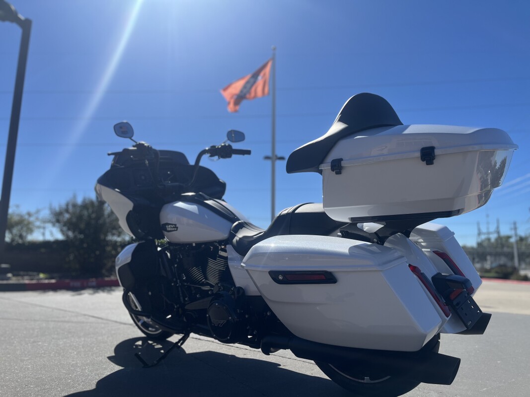 2025 Harley-Davidson Road Glide FLTRX White Onyx Pearl - Photo 5
