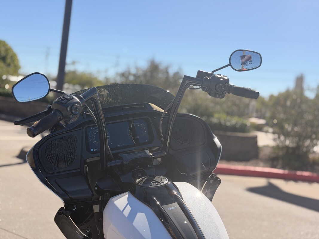 2025 Harley-Davidson Road Glide FLTRX White Onyx Pearl - Custom Pinstriping - Photo 6