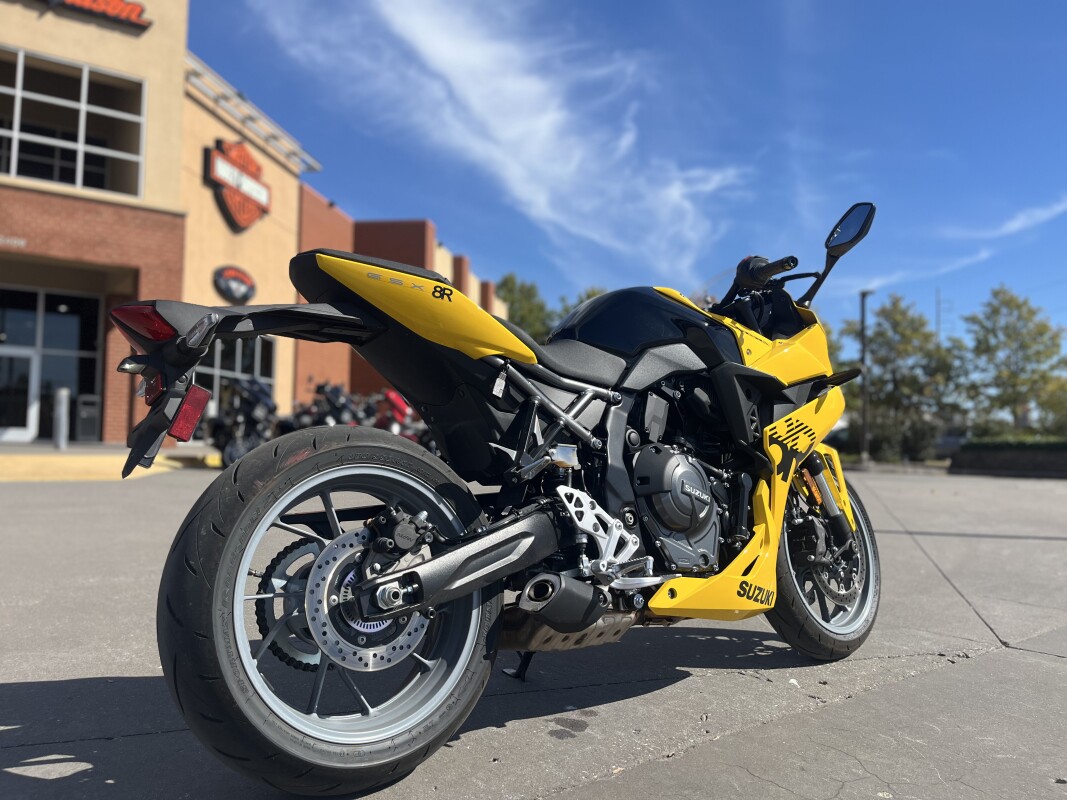 2024 Suzuki GSX-8R YELLOW 102985 - Photo 3