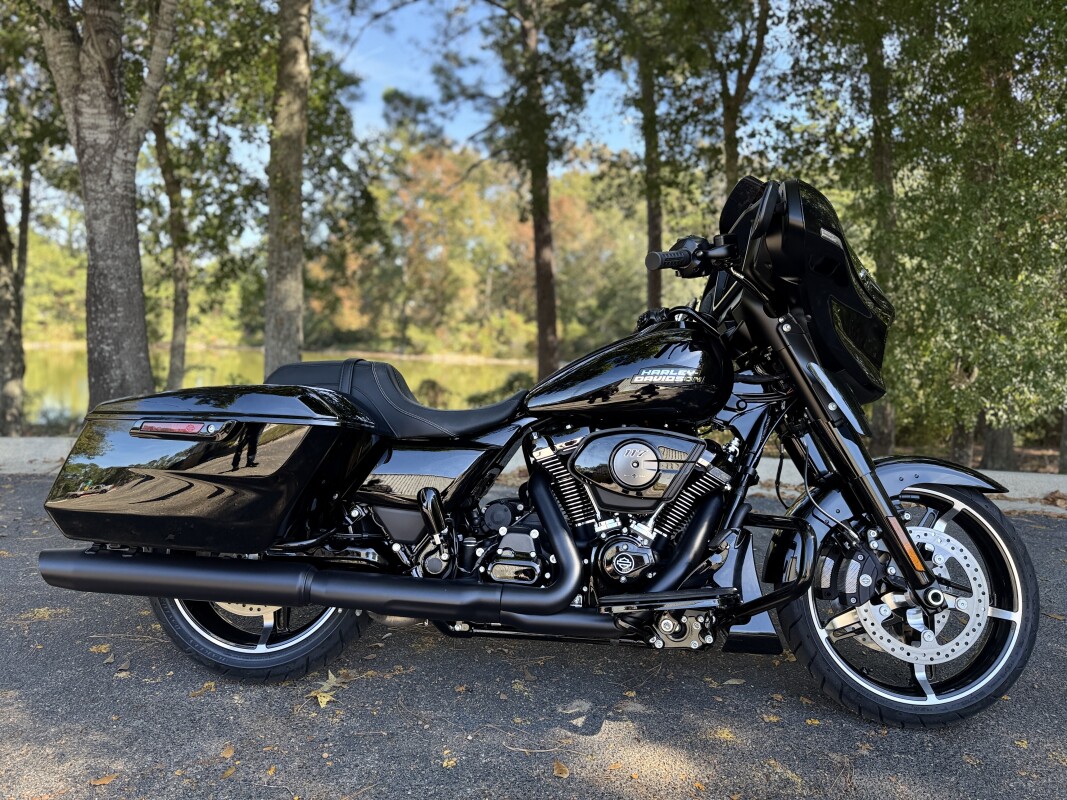 FLHX 2025 Street Glide - Photo 9