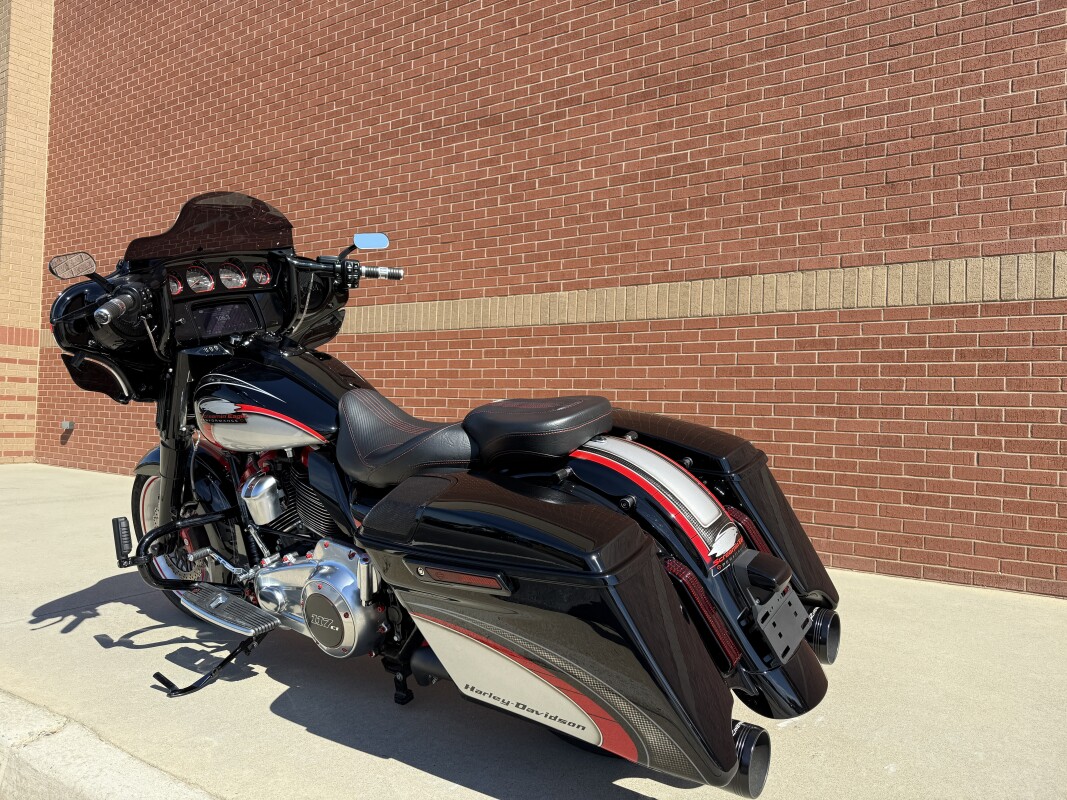 FLHXSE 2020 CVO Street Glide - Photo 10