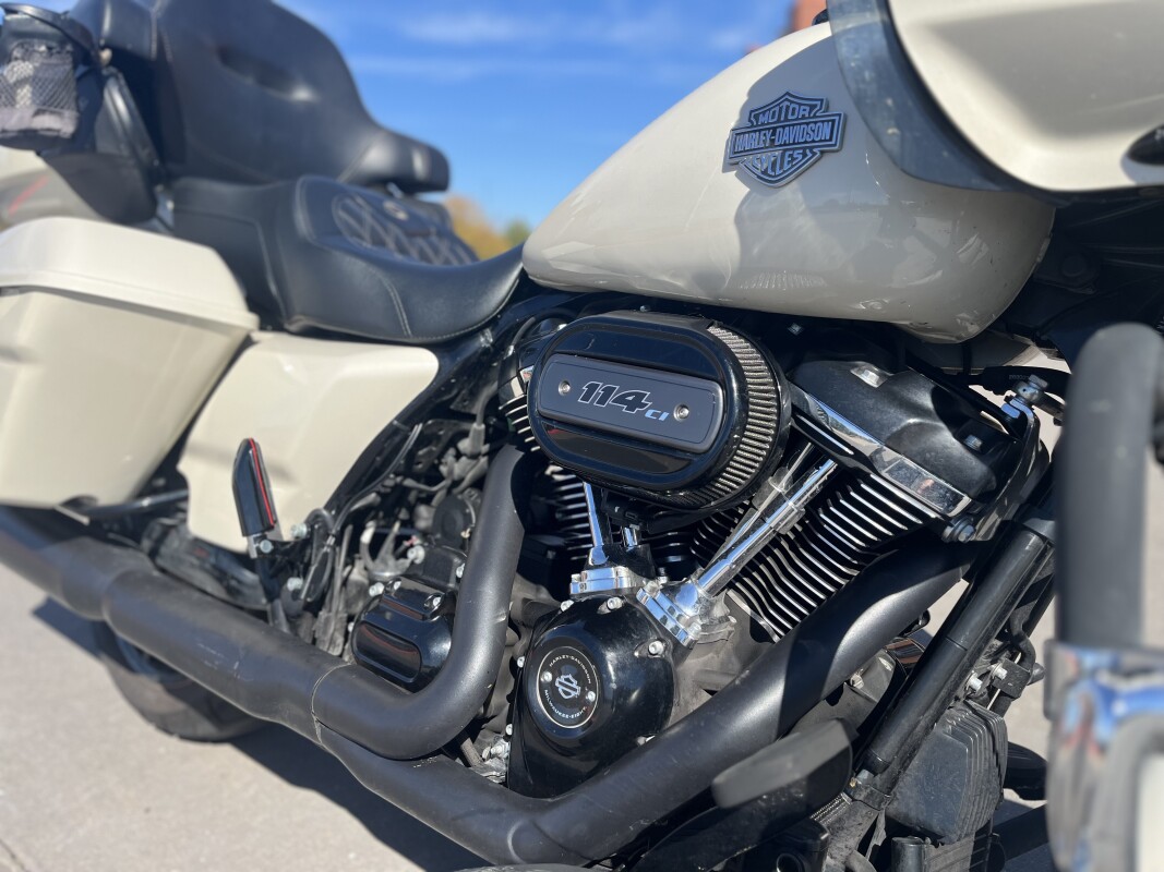 2022 Harley-Davidson Road Glide Special FLTRXS White Sand Pearl 644972 - Photo 10