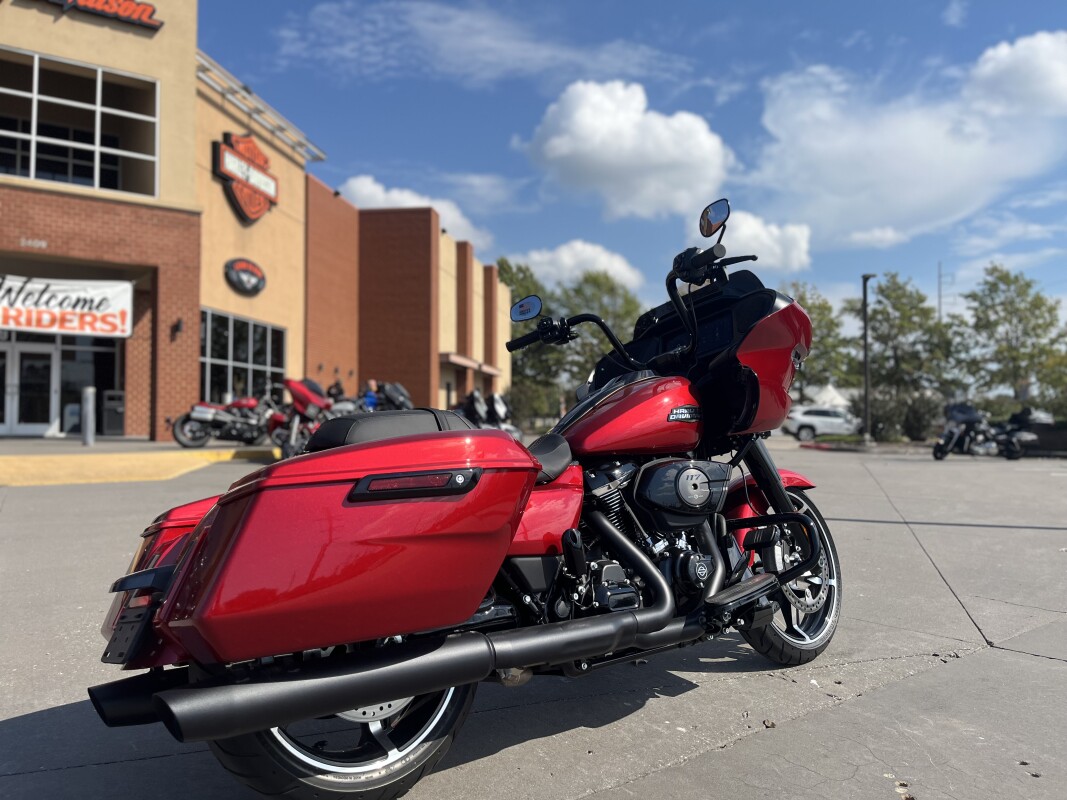 2025 Harley-Davidson Road Glide FLTRX Brilliant Red - Photo 3