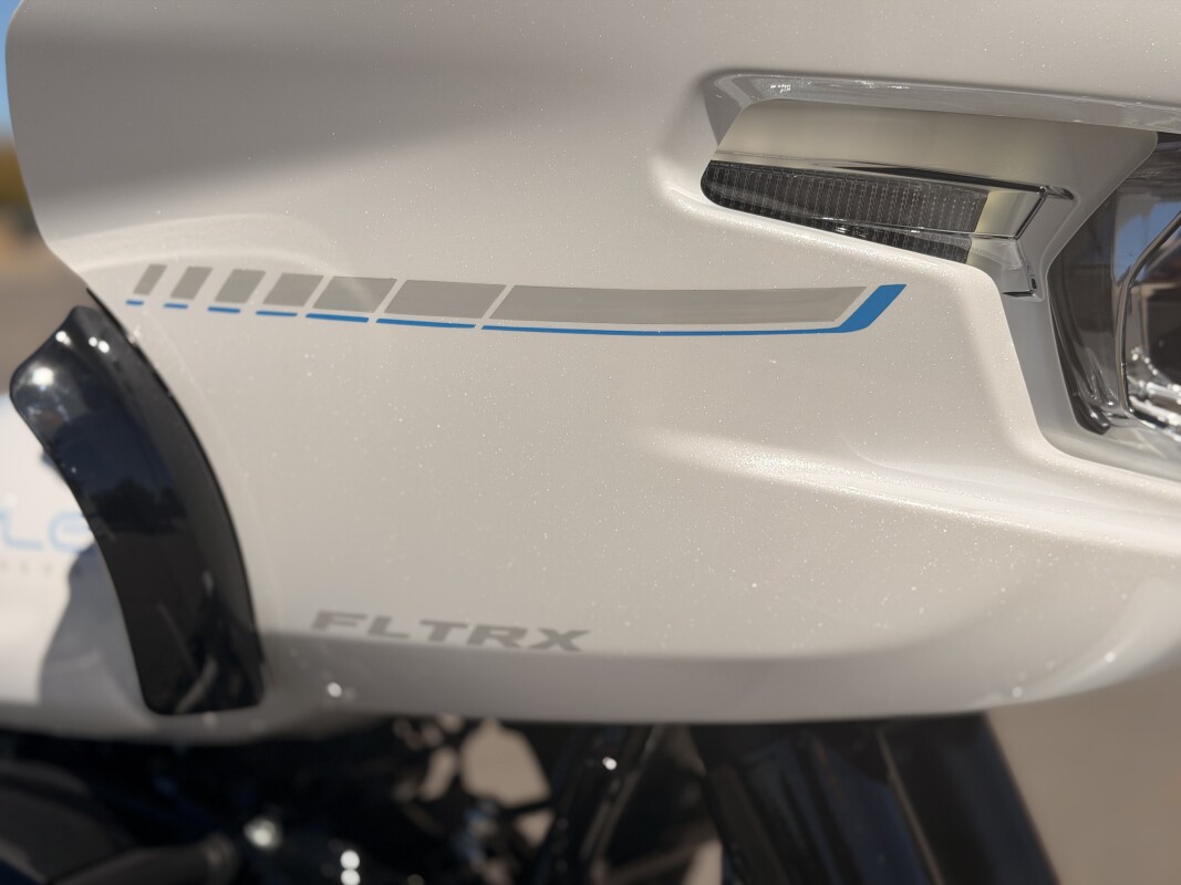 2025 Harley-Davidson Road Glide FLTRX White Onyx Pearl W/ El Roy Pinstriping - Photo 9