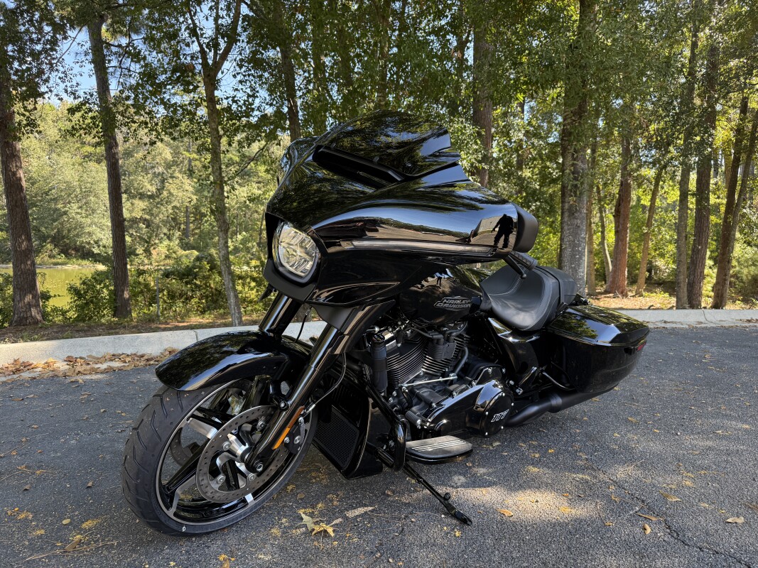 FLHX 2025 Street Glide - Photo 3