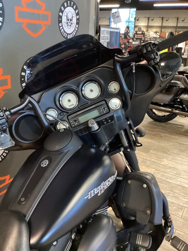 FLHX 2011 Street Glide - Photo 3