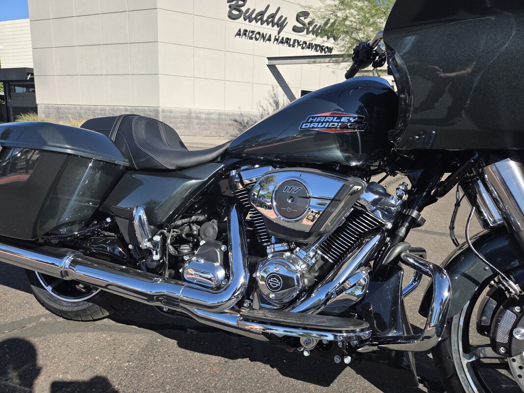 FLTRX 2025 Road Glide - Photo 2