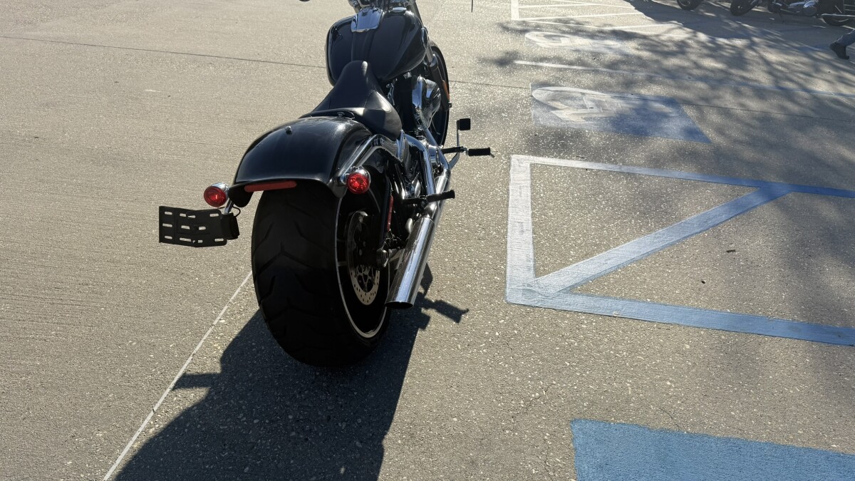 2016 Harley-Davidson Breakout - Photo 2