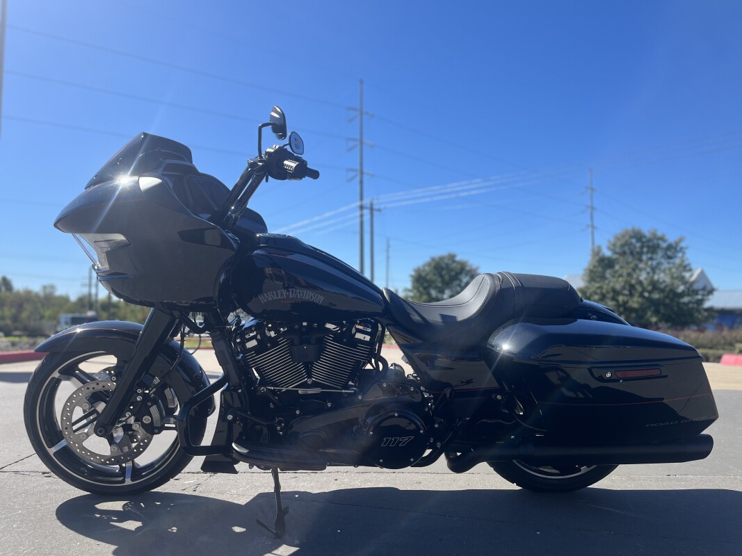 2025 Harley-Davidson Road Glide FLTRX Vivid Black w/ El Roy Pinstriping - Photo 6