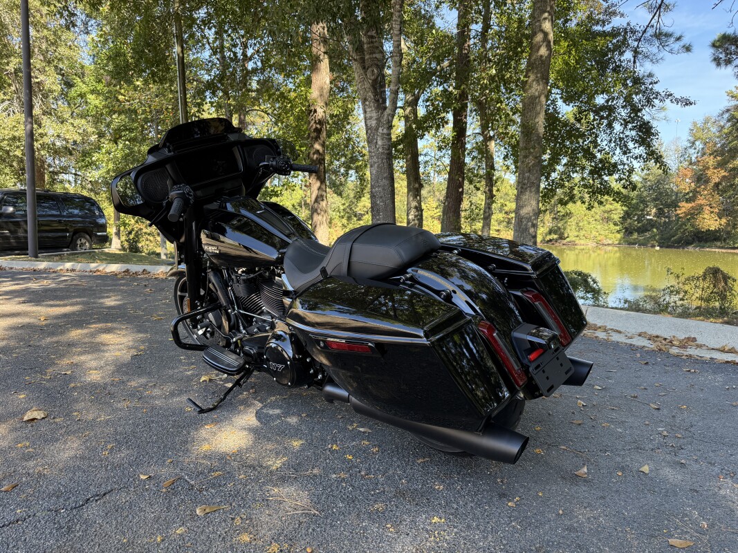 FLHX 2025 Street Glide - Photo 5