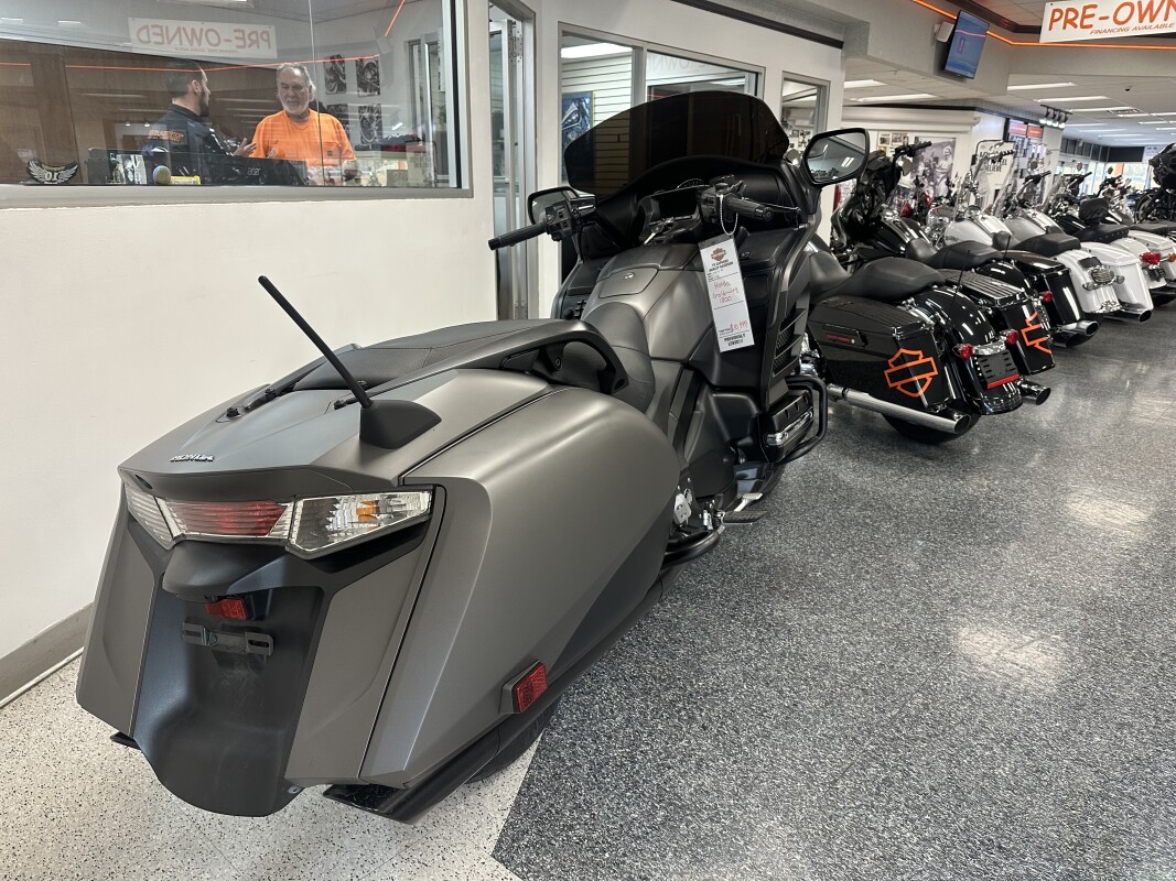 2015 Honda Gold Wing F6B Matte Silver - Photo 3