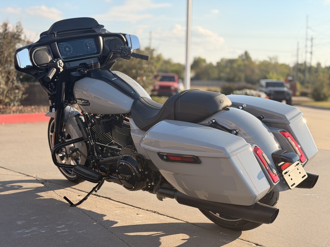 2025 Harley-Davidson Street Glide FLHX Billiard Gray - Photo 4