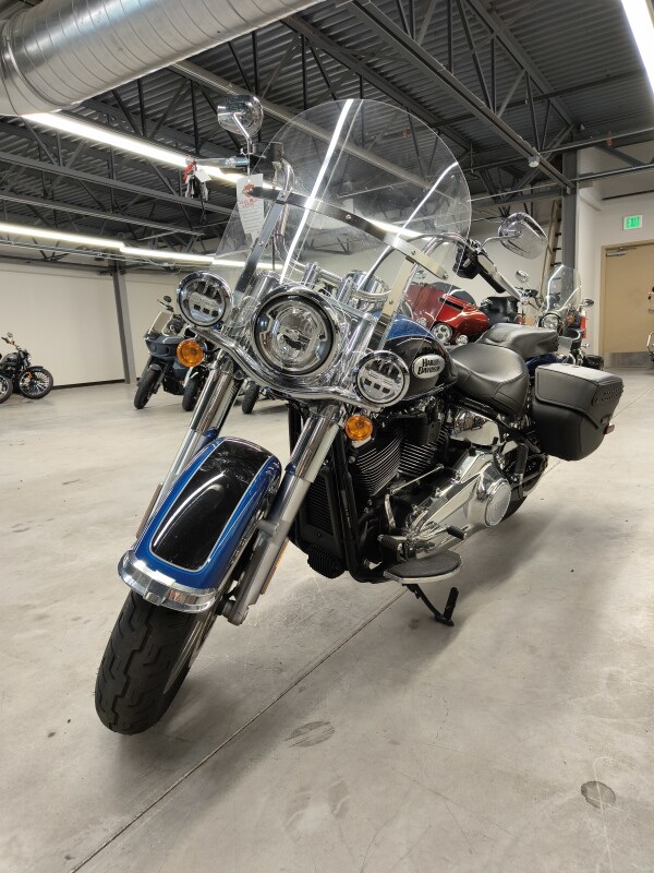 2022 Harley-Davidson Heritage Classic 114 Reef Blue/Vivid Black Chrome finish - Photo 3