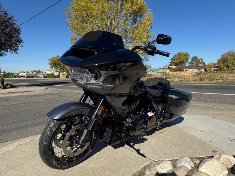 2025 Harley-Davidson CVO Road Glide Raven Fade - Photo 4