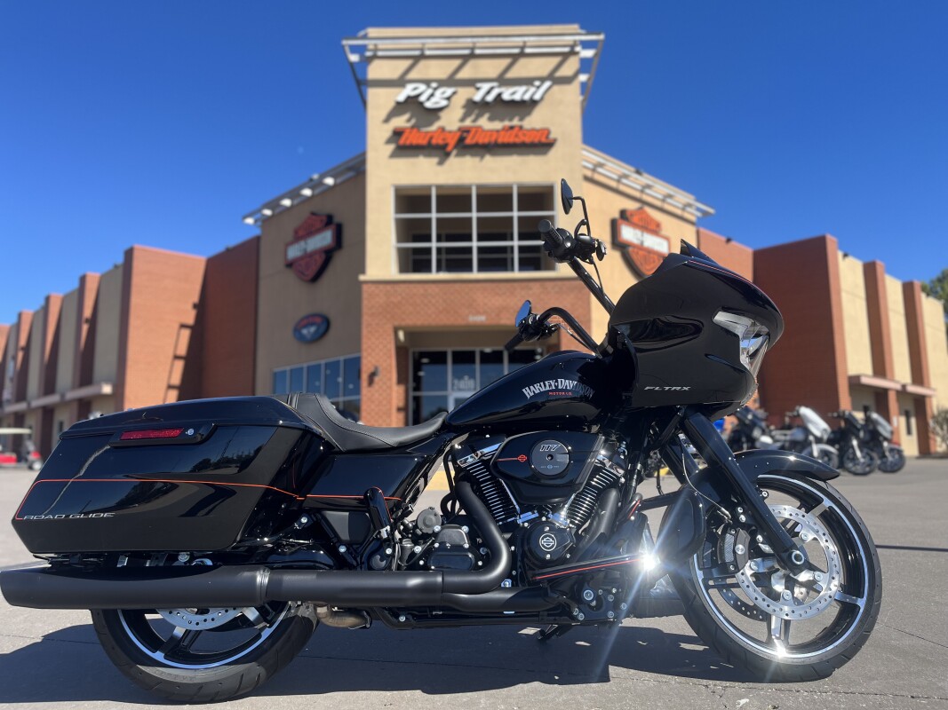 2025 Harley-Davidson Road Glide FLTRX Vivid Black w/ El Roy Pinstriping