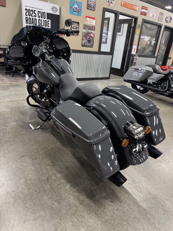 2022 Harley-Davidson Road Glide ST FLTRXST - Photo 8