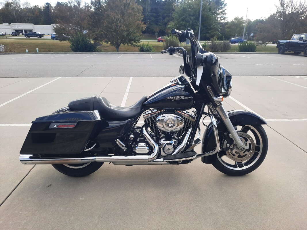 2012 Street Glide 103 - Photo 5