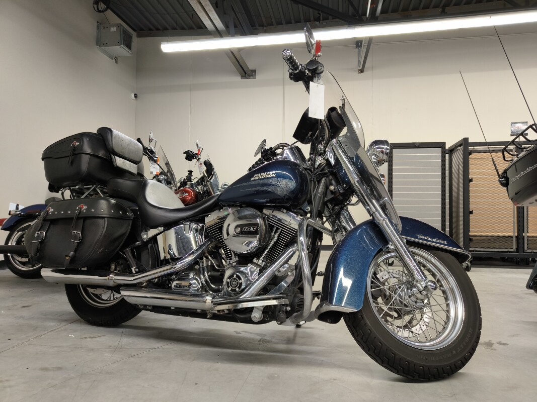 2016 Harley-Davidson Heritage Softail Classic Custom Colour Cosmic Blue Pearl