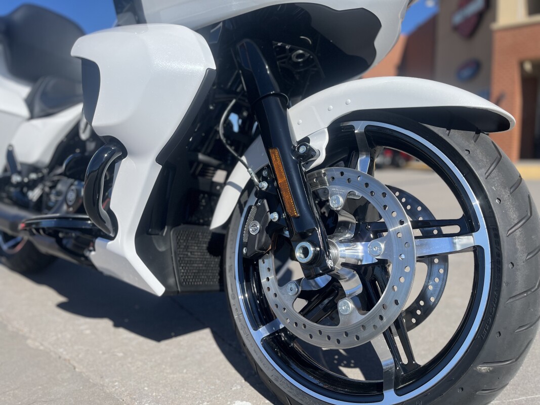 2025 Harley-Davidson Road Glide FLTRX White Onyx Pearl - Photo 9