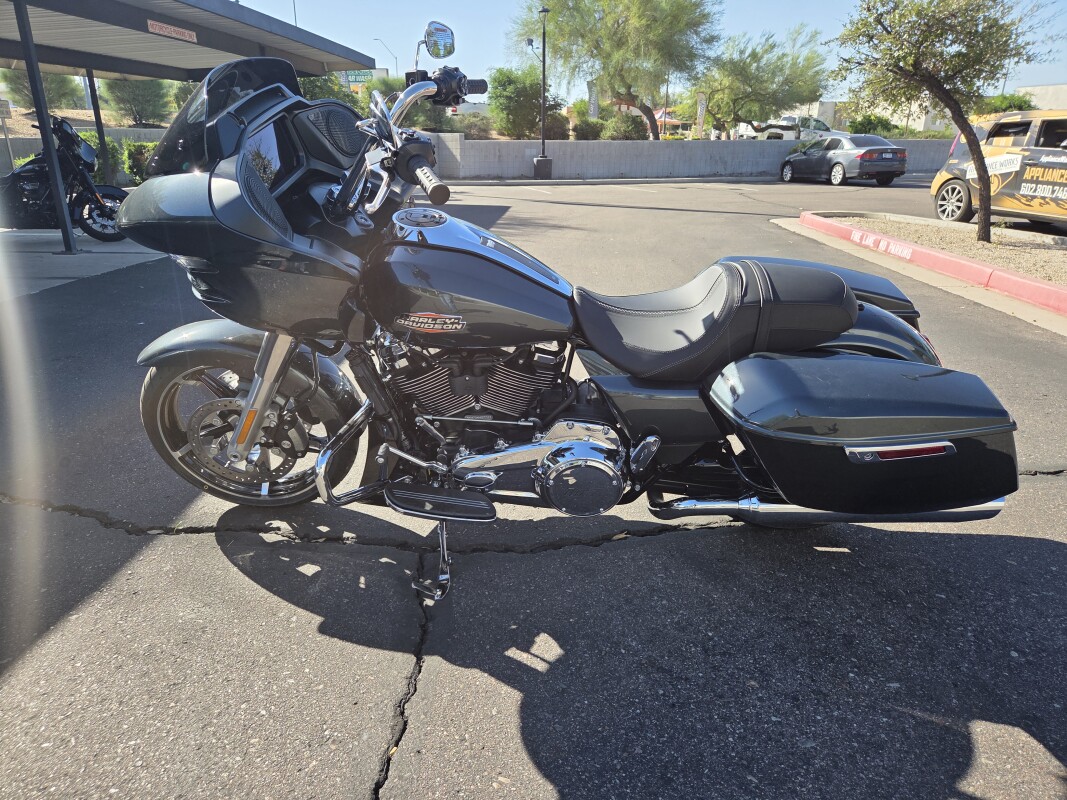 FLTRX 2025 Road Glide - Photo 4
