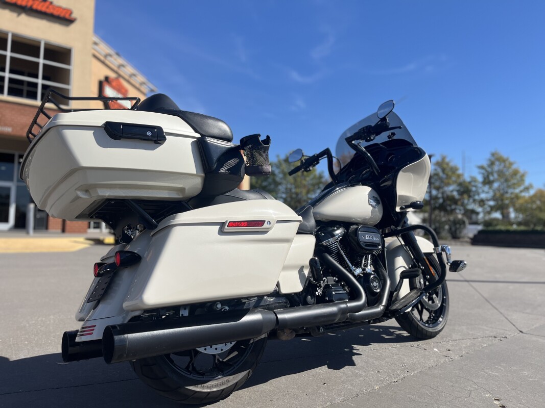 2022 Harley-Davidson Road Glide Special FLTRXS White Sand Pearl 644972 - Photo 3