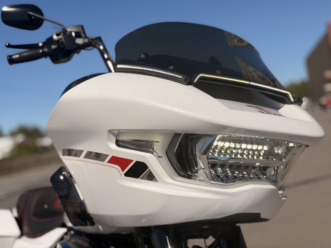 2025 Harley-Davidson Road Glide FLTRX White Onyx Pearl - Custom Pinstriping - Photo 10