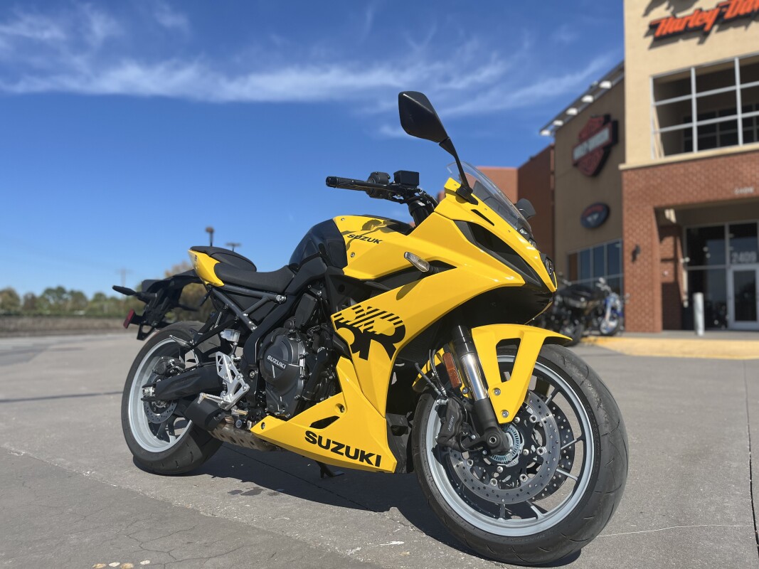 2024 Suzuki GSX-8R YELLOW 102985 - Photo 2